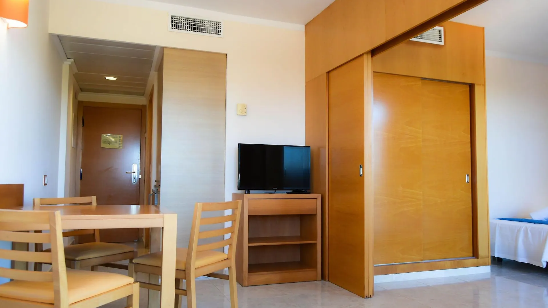 Aparthotel Moon Dreams Atlantic Es Cana 4*,