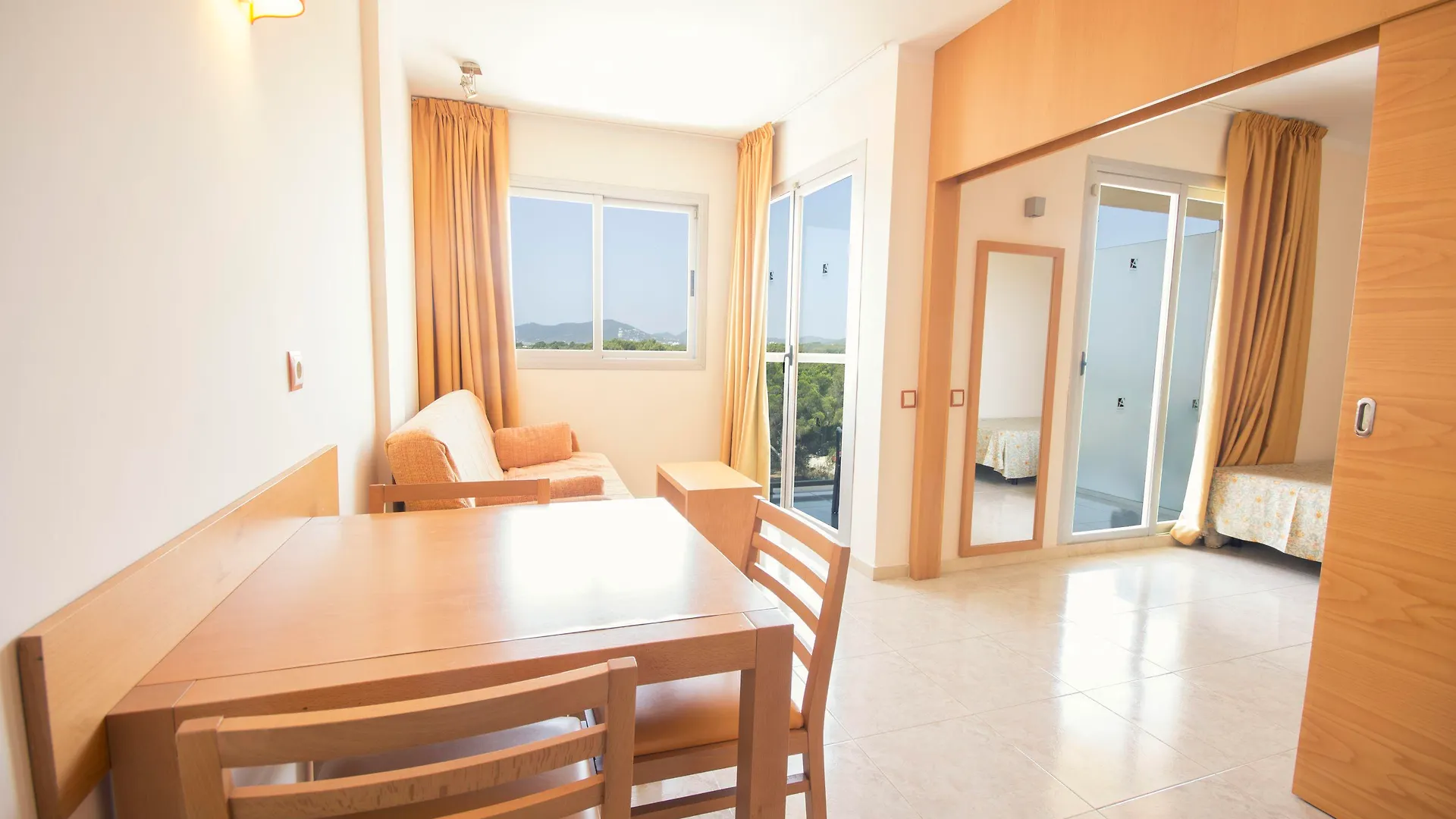Aparthotel Moon Dreams Atlantic Es Canar  Es Canar (Ibiza)